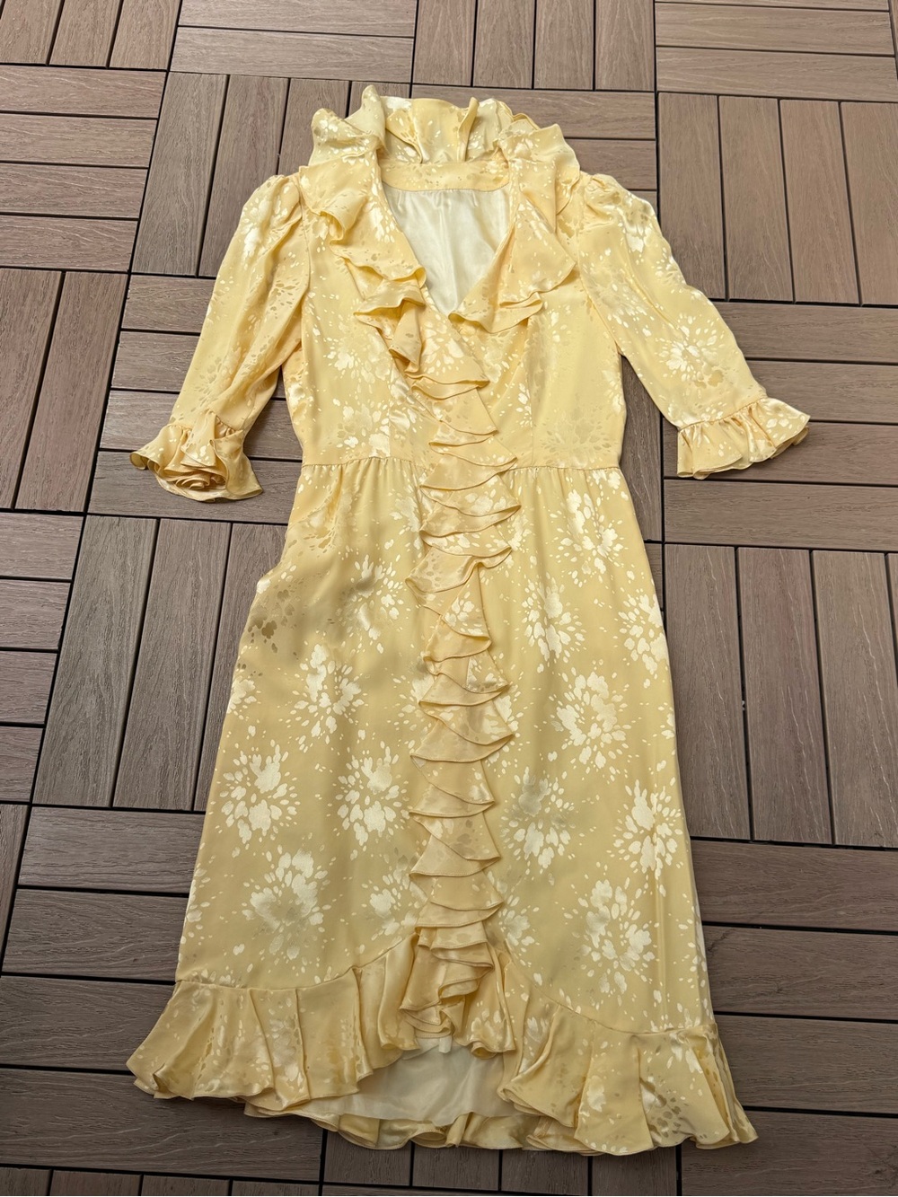 Vintage Mariko yellow brocade ruffles midi silk wrap dress - Picture 6 of 7